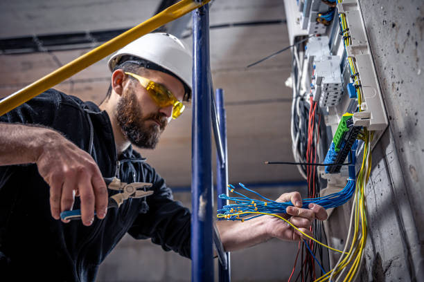 Best Emergency Electrical Repair  in Lyndonville, VT